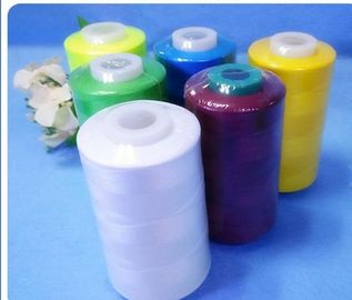 Çin % 100 Polyester Spun Kısa Fiber Boyalı Dikiş Ring Spun Polyester İplik Tedarikçi