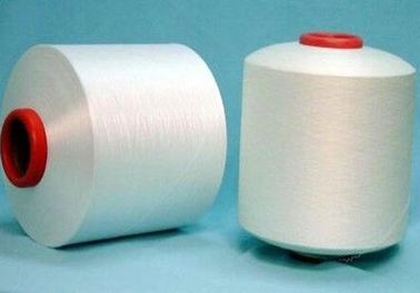 Çin Renkli Boyalı Beraberlik Tekstüre İplik DTY Yüksek mukavemetli Ham Beyaz Polyester Filament İplik Tedarikçi